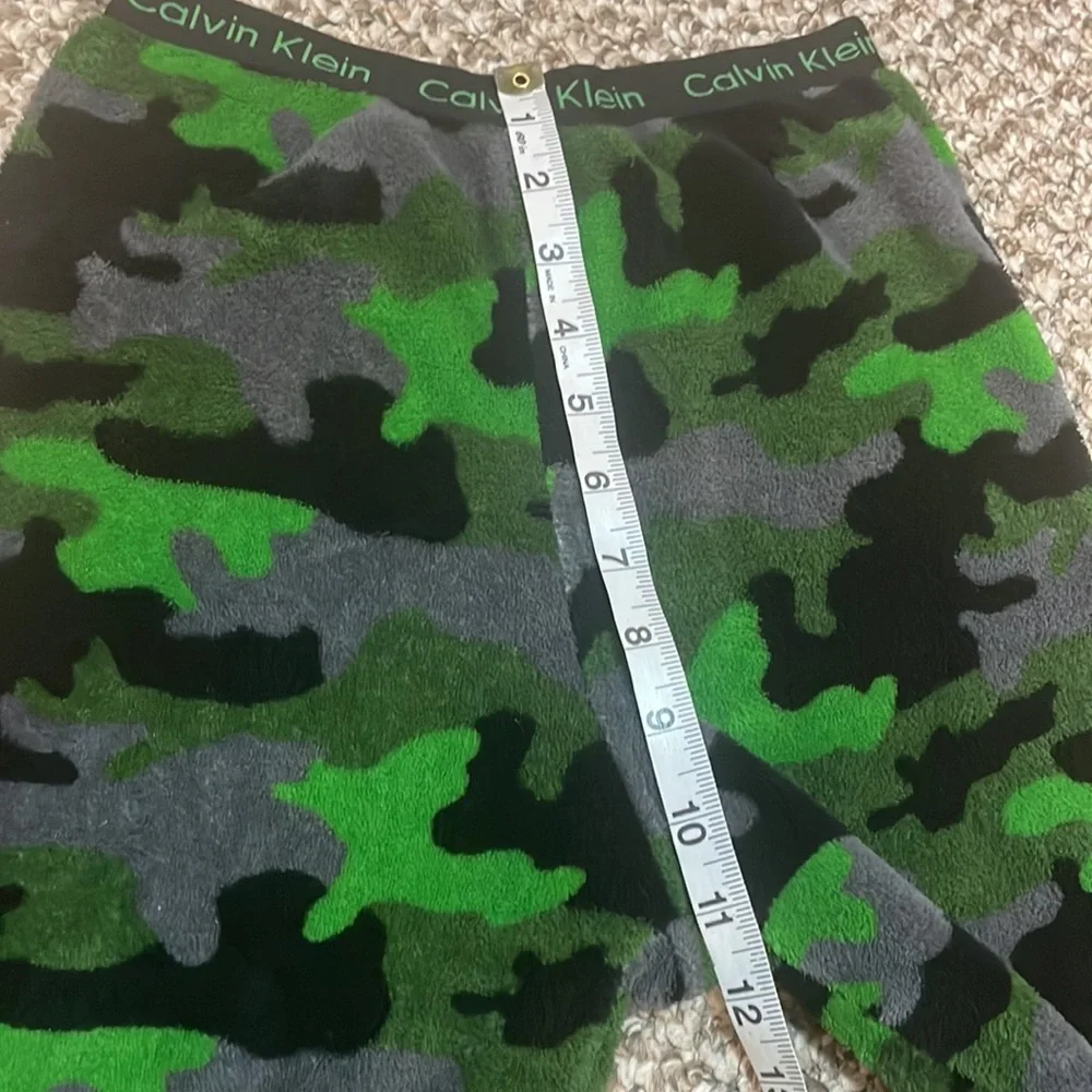 Calvin Klein Camouflage Fleece Pajama Bottoms - Black/Gray/Green - Picture 7 of 9